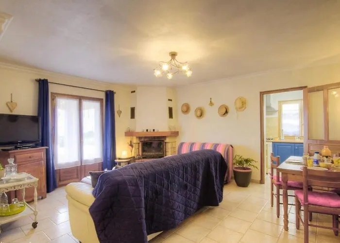 度假居 Amon Nos Otes